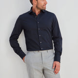 Klassische Passform aus Twill in Marineblau